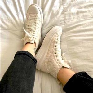 Converse Cozy Club cream Sherpa platform